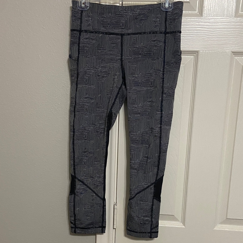 Lululemon Geometric Print Leggings - Black & Gray